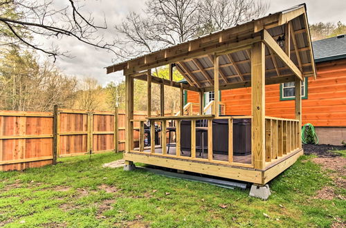 Photo 17 - 'just Fur Relaxin' Sevierville Cabin w/ Hot Tub