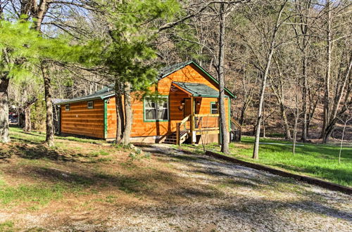 Photo 5 - 'just Fur Relaxin' Sevierville Cabin w/ Hot Tub