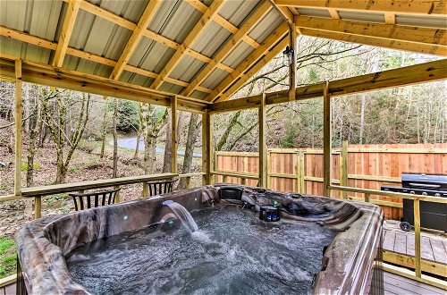 Photo 7 - 'just Fur Relaxin' Sevierville Cabin w/ Hot Tub