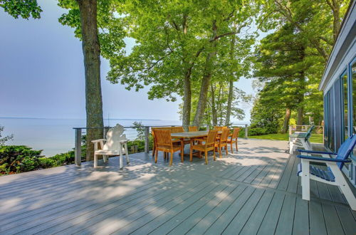 Foto 39 - Spacious Vacation Rental on Lake Michigan