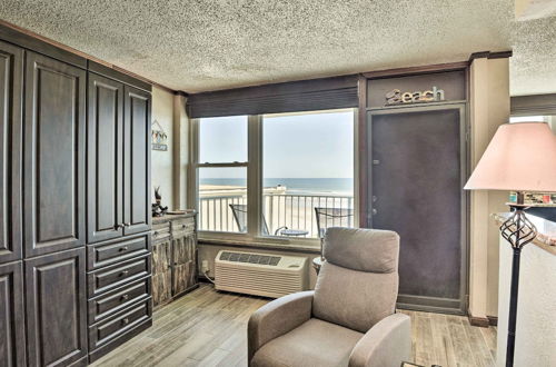 Foto 22 - Oceanfront Daytona Beach Condo With View