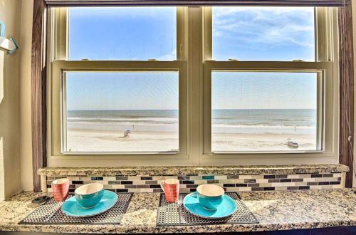 Foto 10 - Oceanfront Daytona Beach Condo With View