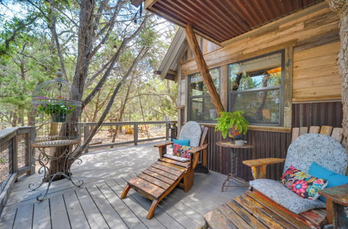 Photo 15 - 'horse Thief Inn' Cabin Retreat w/ Deck & Hot Tub