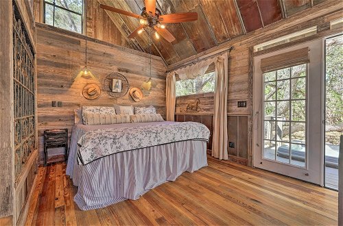 Photo 8 - 'horse Thief Inn' Cabin Retreat w/ Deck & Hot Tub
