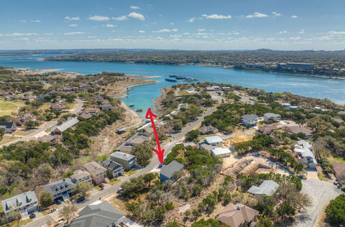 Photo 35 - Stunning Lake Home With Pool-beach-gym-boat Access