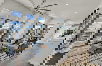 Foto 1 - Stunning Lake Home With Pool-beach-gym-boat Access