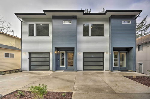 Photo 7 - Depoe Bay Townhome w/ Deck & Stunning Ocean Views