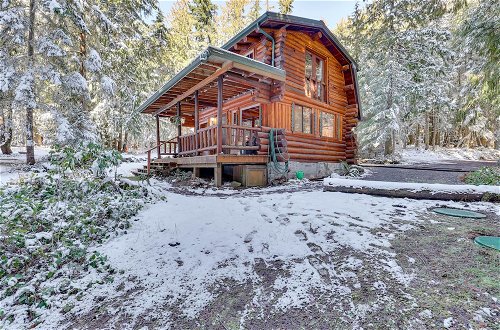 Foto 7 - Rustic Sequim Cabin w/ Fire Pit & Forested Views