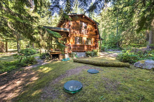 Foto 29 - Rustic Sequim Cabin w/ Fire Pit & Forested Views