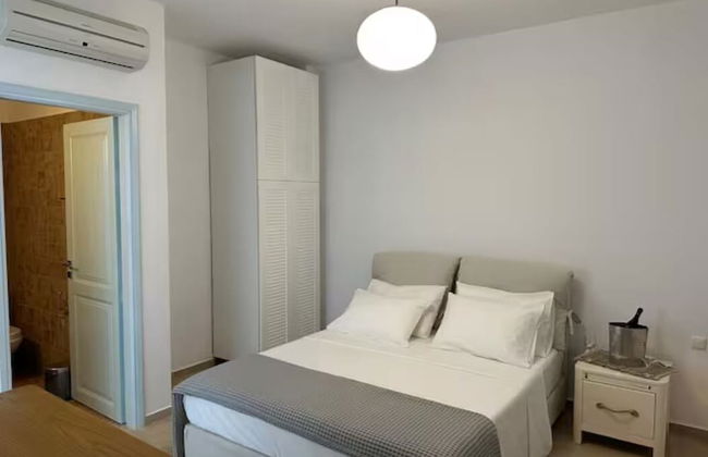 Milos AquaBliss Beachfront Villa - Photo 2
