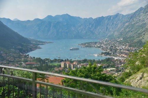 Foto 21 - Sea View Flat w Terrace in Kotor 8 min to Beach