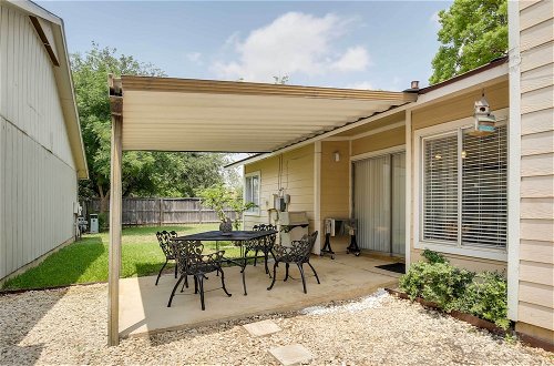 Foto 9 - Sunny San Antonio Home w/ Backyard + Patio