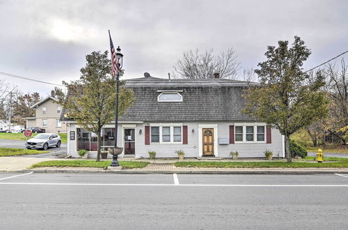 Photo 10 - Clarence Home on Main St ~ 18 Mi to Buffalo