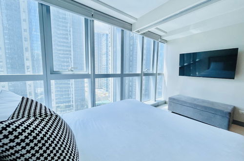 Photo 3 - Uptown Parksuites 1