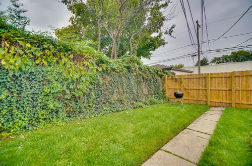 Photo 24 - Historic Townhome in Oak Park w/ Backyard