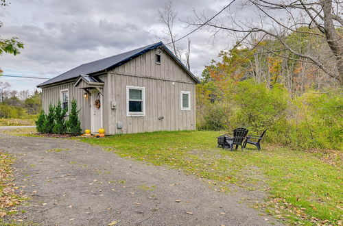 Photo 12 - Charming Jefferson Cottage w/ Fire Pit