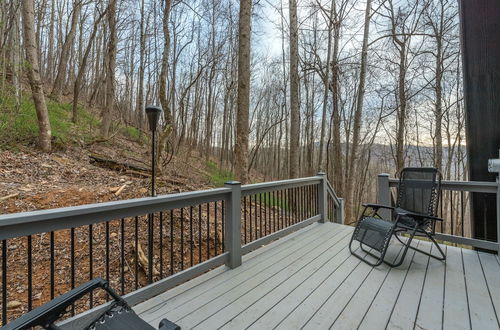 Photo 20 - Spacious A-Frame with Loft near Downtown