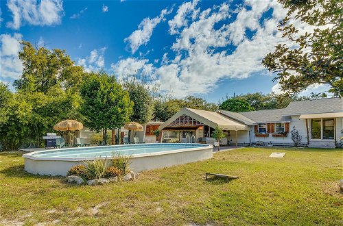 Foto 11 - Mount Dora Home: Private Pool, Spa & Tropical Bar