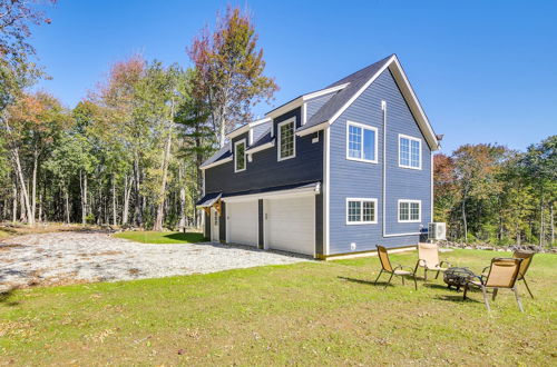 Foto 18 - Cozy Camden Cottage w/ Fire Pit & Trail Access