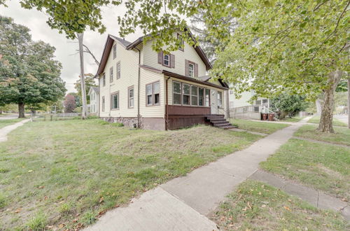 Foto 7 - Centrally Located Albion Home With Screened Porch