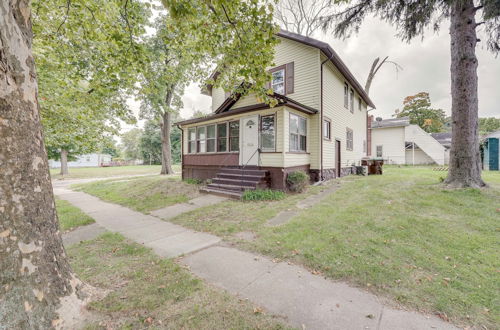 Foto 9 - Centrally Located Albion Home With Screened Porch