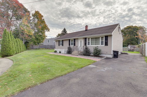 Photo 5 - Charming West Haven Home - Walk to Beach