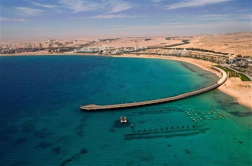 Photo 18 - Designer Studio With Amazing Views of the Red Sea