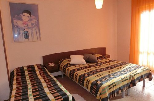 Foto 2 - Comfy One-bedroom Apartment With Terrace and Lift