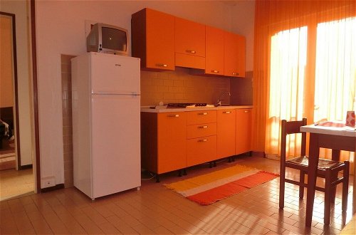 Foto 7 - Comfy One-bedroom Apartment With Terrace and Lift