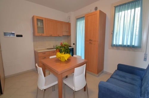 Photo 6 - Modern Flat With Private Garden in Rosolina Mare