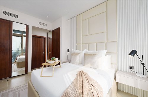 Foto 3 - Maison Privee - Modern Luxury Apt w/ Spectacular Dubai Marina Vws