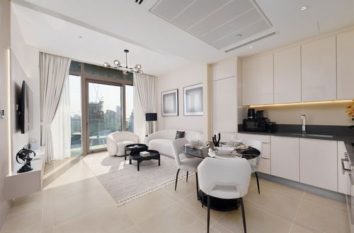 Foto 17 - Maison Privee - Modern Luxury Apt w/ Spectacular Dubai Marina Vws