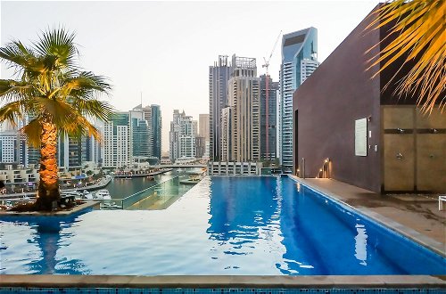 Foto 11 - Maison Privee - Modern Luxury Apt w/ Spectacular Dubai Marina Vws