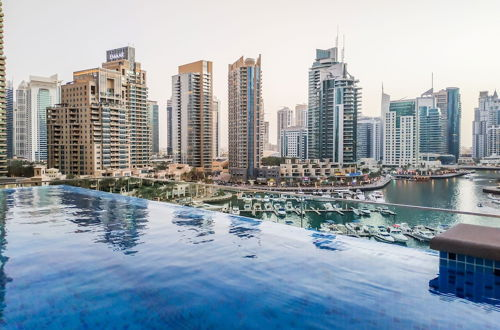 Foto 12 - Maison Privee - Modern Luxury Apt w/ Spectacular Dubai Marina Vws