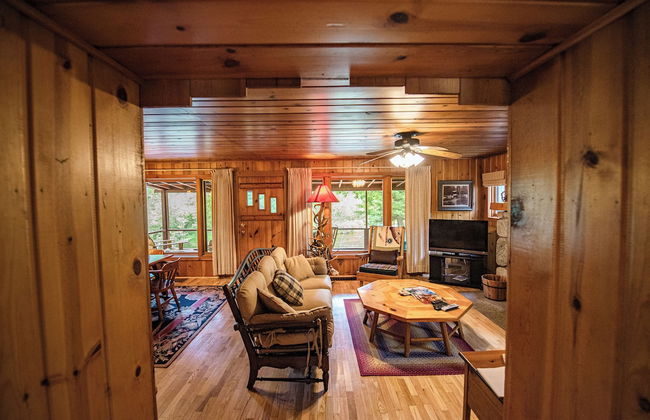 Cozy Riverside Getaway Pine Bend Cottage - Photo 16
