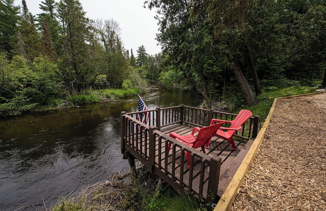 Cozy Riverside Getaway Pine Bend Cottage - Photo 30