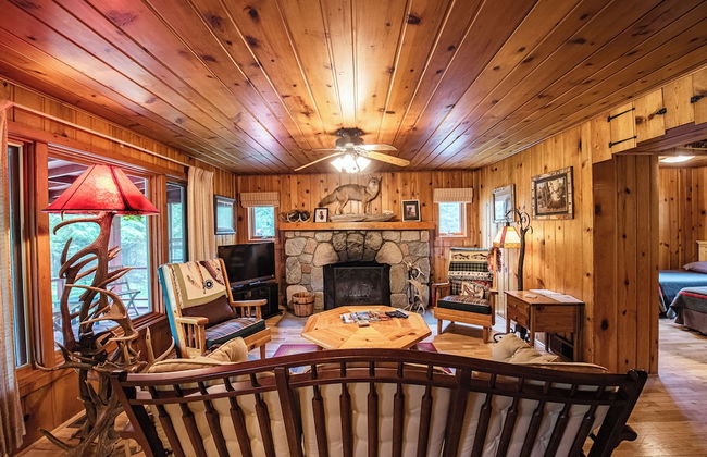 Cozy Riverside Getaway Pine Bend Cottage - Photo 21