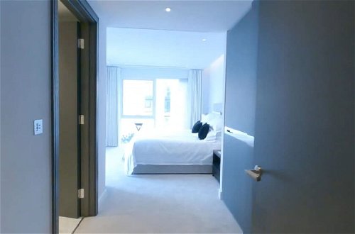 Foto 6 - Chelsea Harbour 2-bed Apartment in London