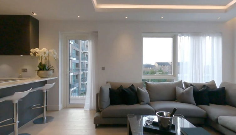 Foto 1 - Chelsea Harbour 2-bed Apartment in London