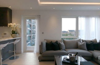 Foto 1 - Chelsea Harbour 2-bed Apartment in London