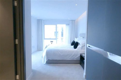 Foto 5 - Chelsea Harbour 2-bed Apartment in London