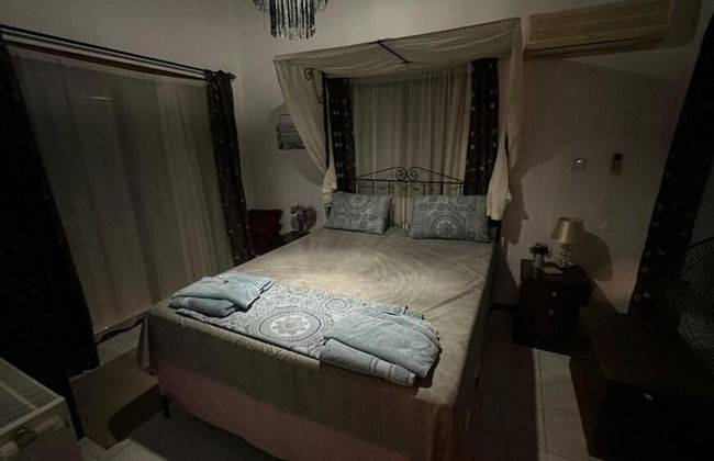 Villa - Private Pool, Free Parking & pet Friendly - Photo 7