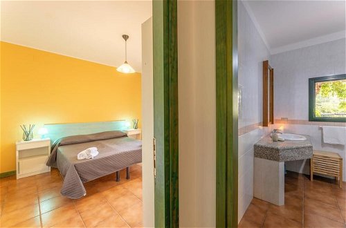 Foto 7 - Quaint Residence I Mirti Bianchi 2 Bedroom Apartment Sleeps 6 Nym0499