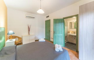 Photo 2 - Quaint Residence I Mirti Bianchi 2 Bedroom Apartment Sleeps 6 Nym0499