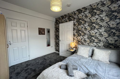 Photo 12 - Modernised Central Wigan Townhouse Sleeps up to 6