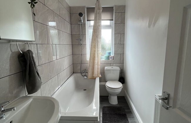 Modernised Central Wigan Townhouse Sleeps up to 6 - Foto 18