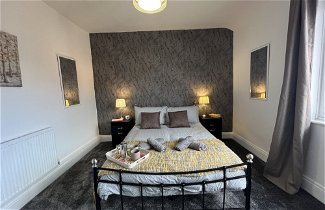 Photo 1 - Modernised Central Wigan Townhouse Sleeps up to 6