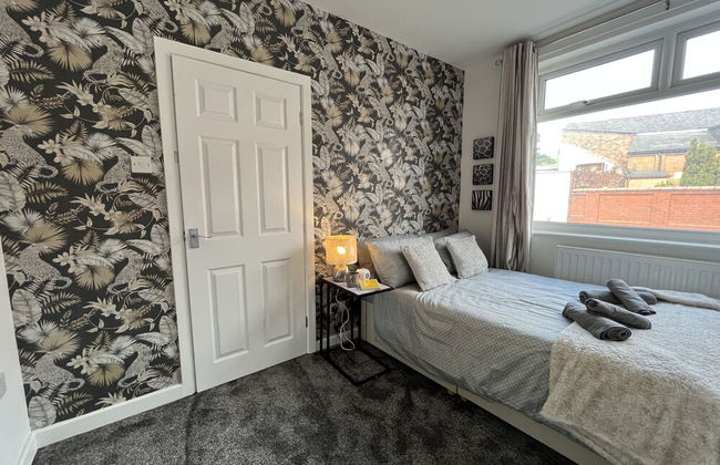 Modernised Central Wigan Townhouse Sleeps up to 6 - Foto 13