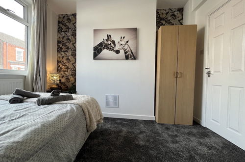 Photo 12 - Modernised Central Wigan Townhouse Sleeps up to 6