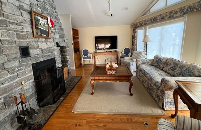 Waterfront Cottage 4 BD by GLOBALSTAY - Photo 21